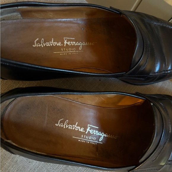 Salvatore Ferragamo Classic Black Leather Loafers Men’s Sz 9.5 main image 5